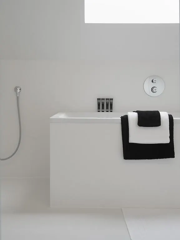 Maison Nationale City Flats & Suites Antwerp 5*,